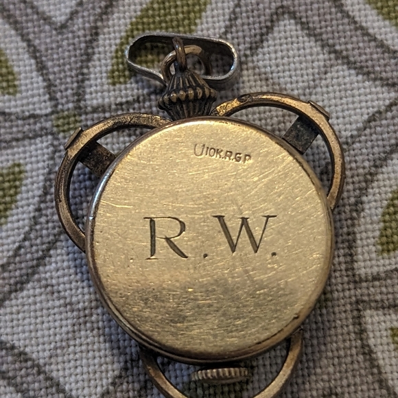 Vintage unique SWISS watch pendant 10k gold with R.W initials on back . - Picture 3 of 4
